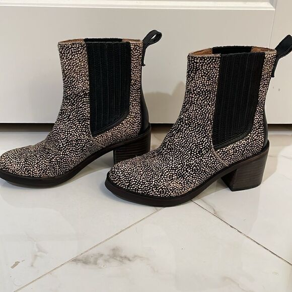 UGG Camden Calf Hair Chelsea Boots - Picture 8 of 8